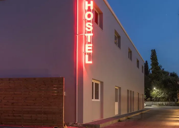 Local Hostel & Suites
