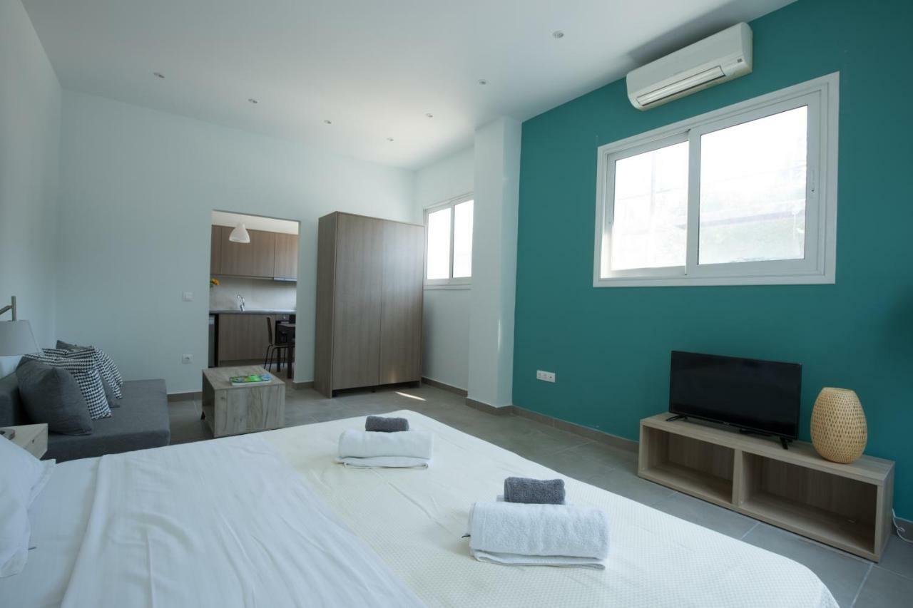 Local & Hostel Potamos (Corfu)